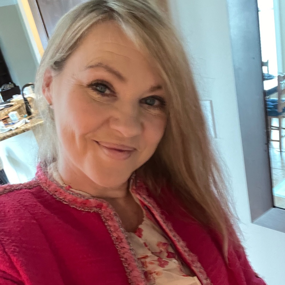 Meet your Posher, Angela